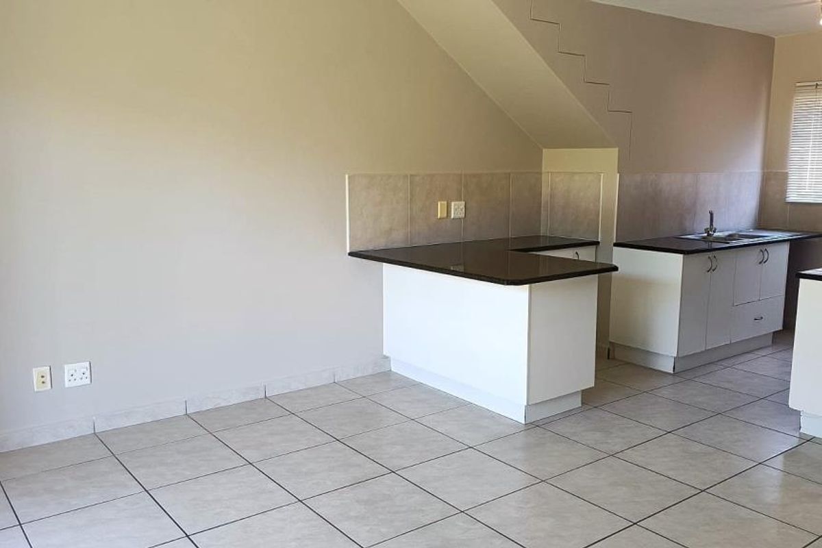 Neat Two Bedroom Apartment For Rent In Arum Sands, Gonubie - Photo 3