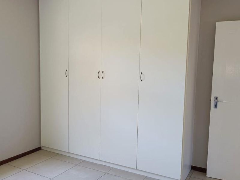 Neat Two Bedroom Apartment For Rent In Arum Sands, Gonubie - Photo 8