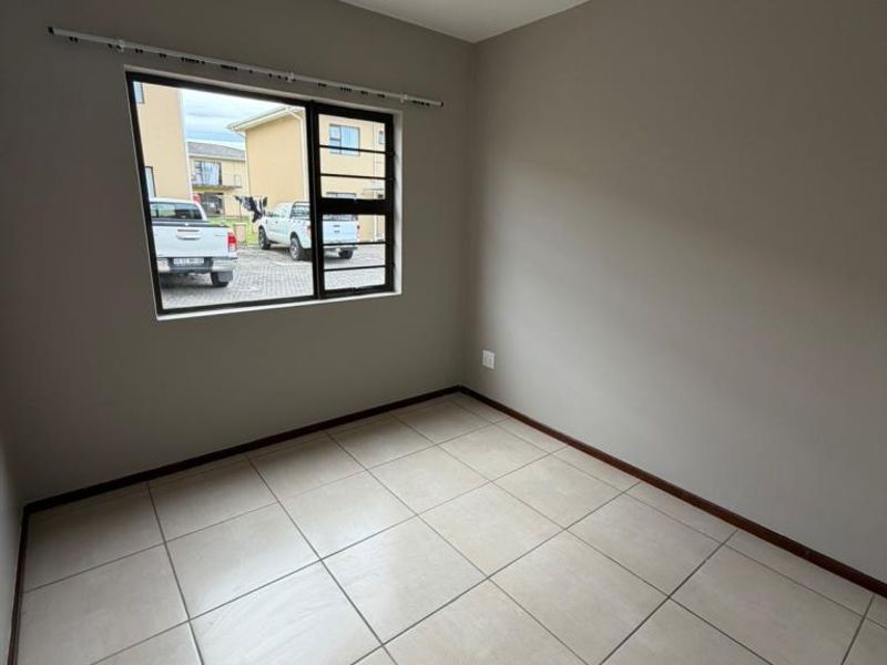 Modern 2-Bedroom Ground Floor Apartment Available Immediately – Arum Sands, Gonubie - Photo 10