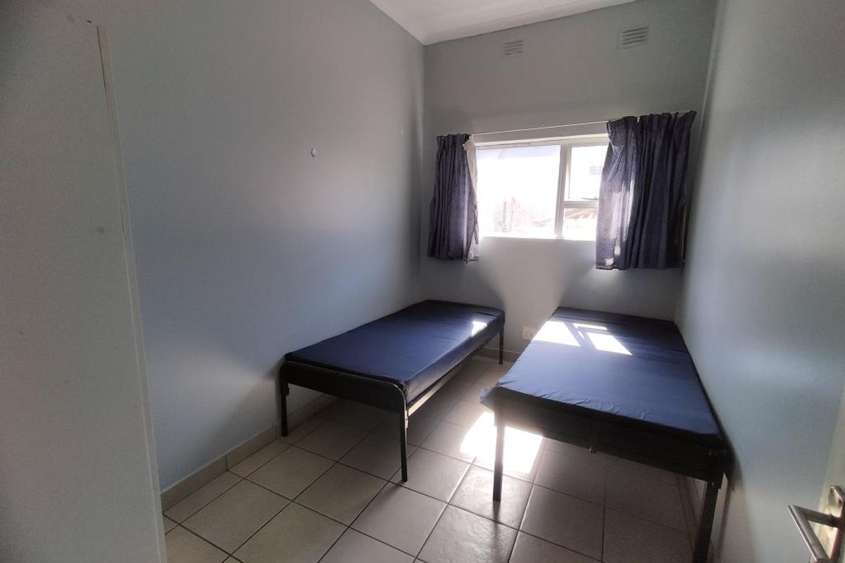 Secure, Central & Affordable Rooms in North Street, East London! - Photo 2