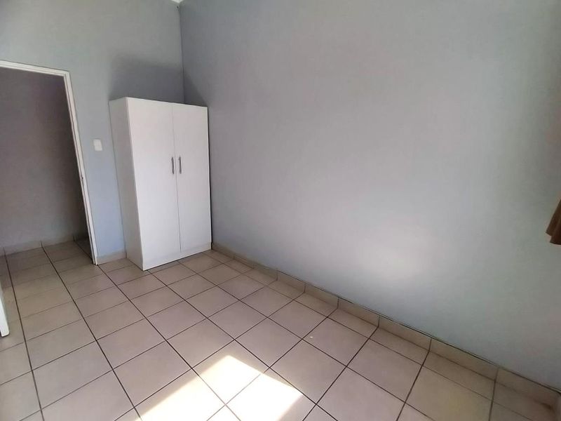 Convenient room in North Street, East London Central - Photo 2
