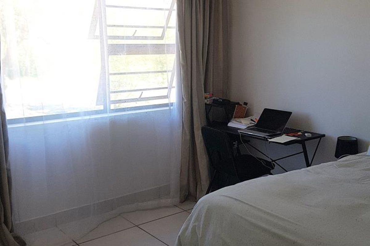 Modern 2 Bedroom Flat For Rent in Arum Sands, Gonubie - Photo 5