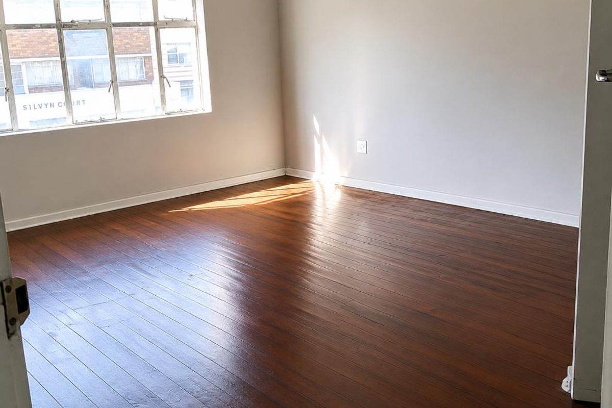 Spacious Bachelor Flat for Rent in St Peters Road, Belgravia - Photo 2