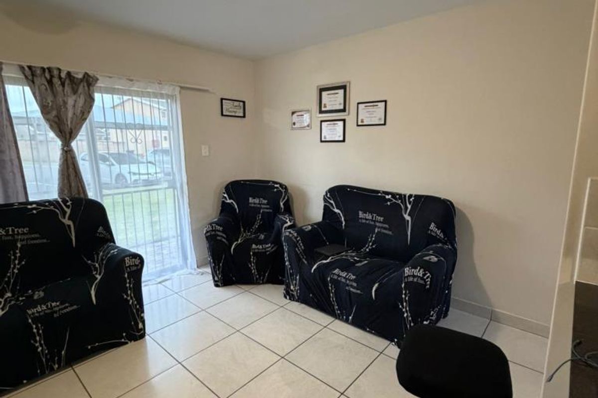 Spacious 2 Bedroom Apartment For Rent in Gonubie - Photo 2