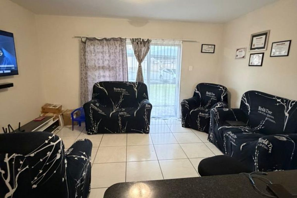 Spacious 2 Bedroom Apartment For Rent in Gonubie - Photo 4