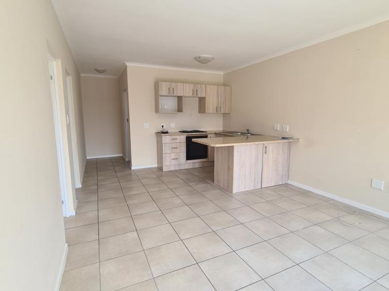 Stunning two-bedroom townhouse in Silverstream Complex, Bonnie Doon - Photo 4