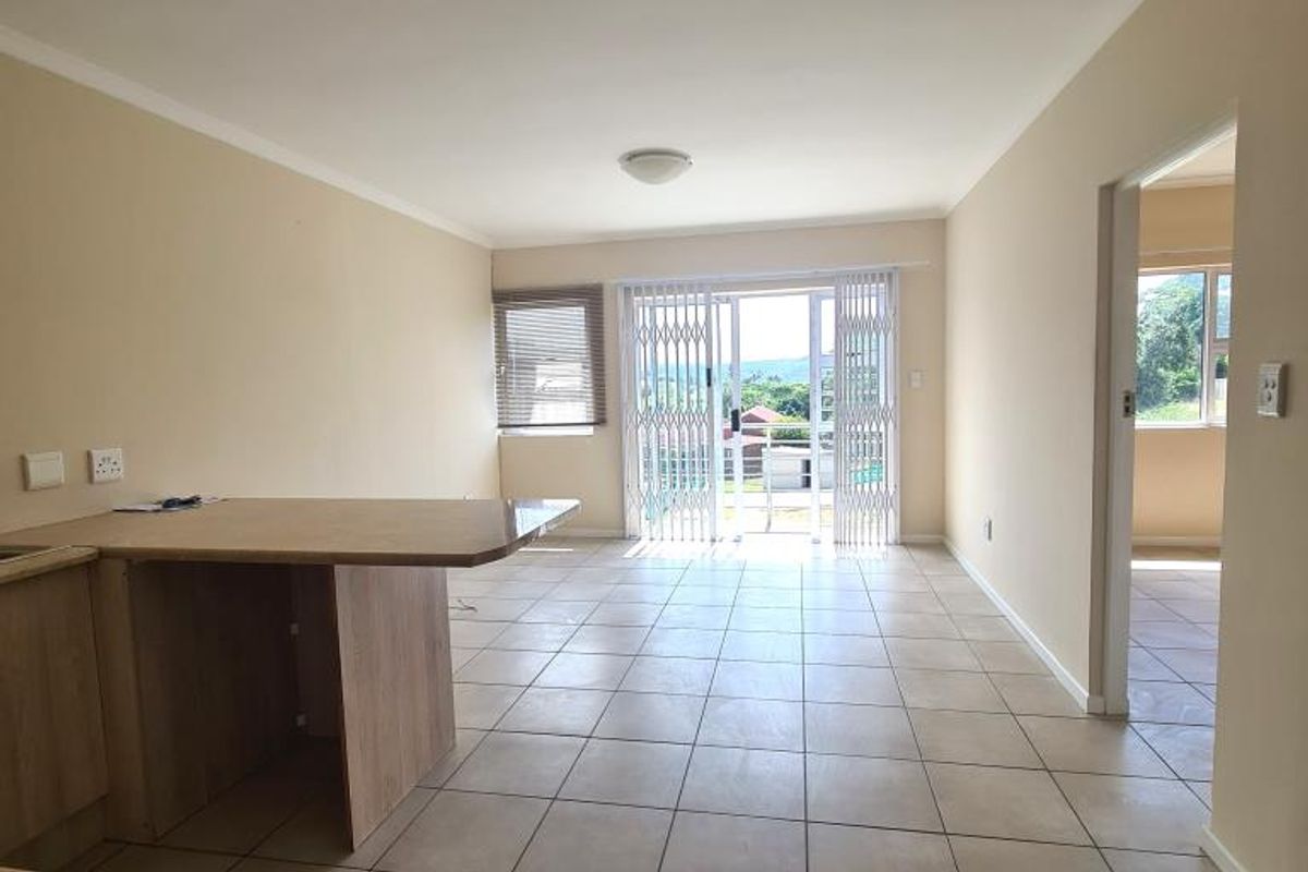 Stunning two-bedroom townhouse in Silverstream Complex, Bonnie Doon - Photo 2