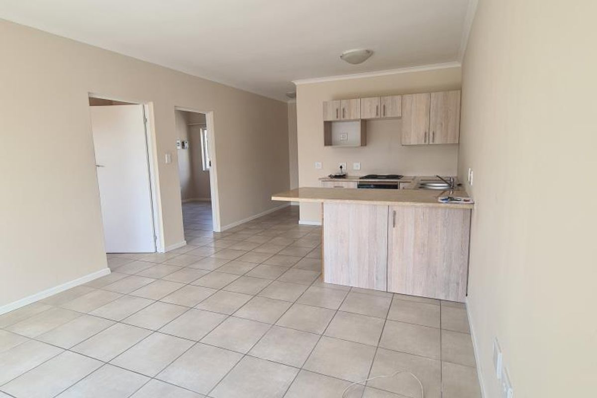 Stunning two-bedroom townhouse in Silverstream Complex, Bonnie Doon - Photo 5