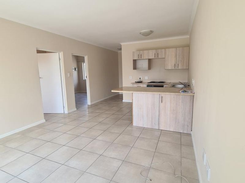 Stunning two-bedroom townhouse in Silverstream Complex, Bonnie Doon - Photo 5