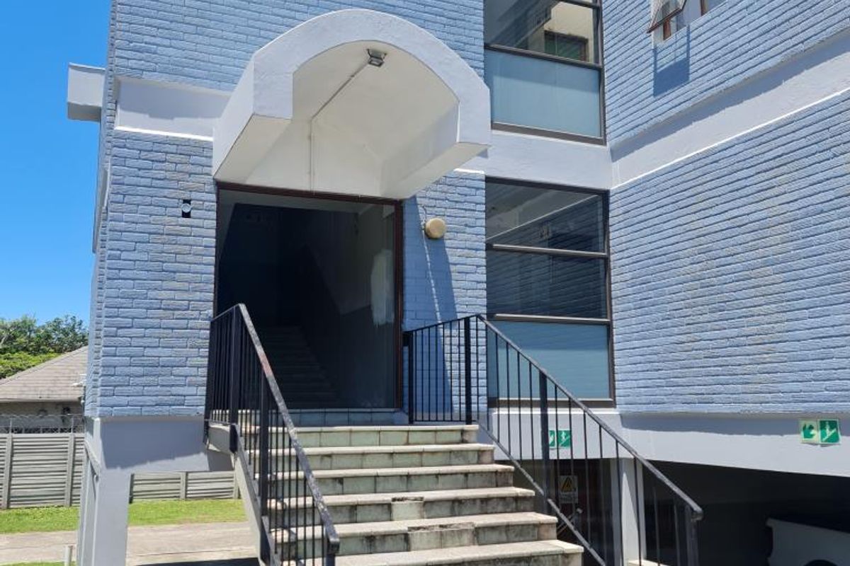 Spacious One Bedroom Flat in Secure Saxonia Court - Photo 2