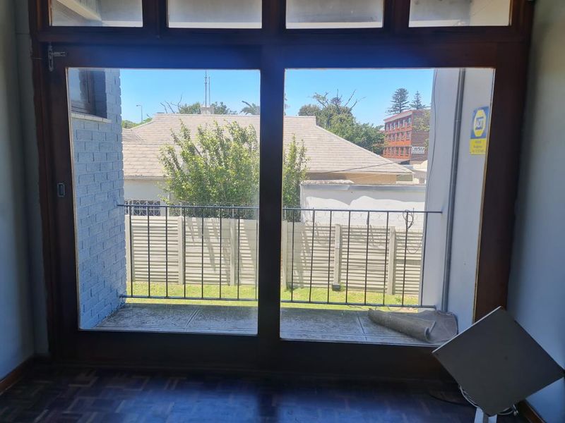 Spacious One Bedroom Flat in Secure Saxonia Court - Photo 5