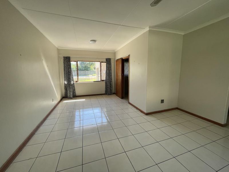 Exquisite three-bedroom house in Clovelly Road, Sunnyridge - Photo 5