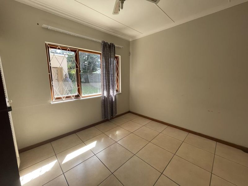 Exquisite three-bedroom house in Clovelly Road, Sunnyridge - Photo 10