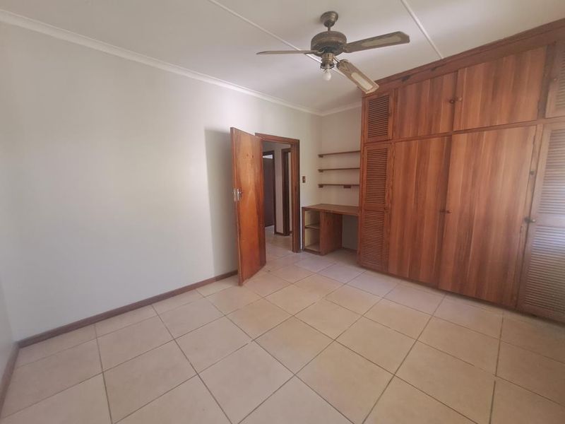 Exquisite three-bedroom house in Clovelly Road, Sunnyridge - Photo 7