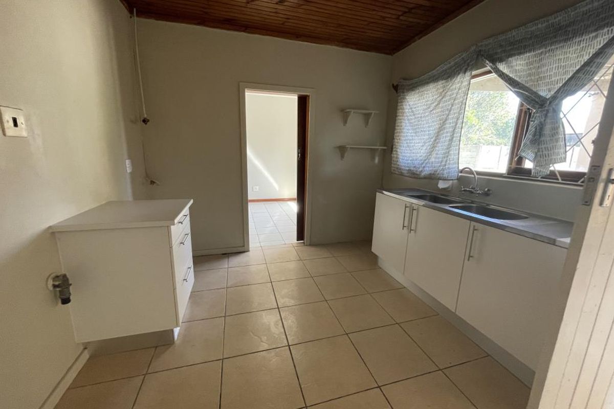 Exquisite three-bedroom house in Clovelly Road, Sunnyridge - Photo 2