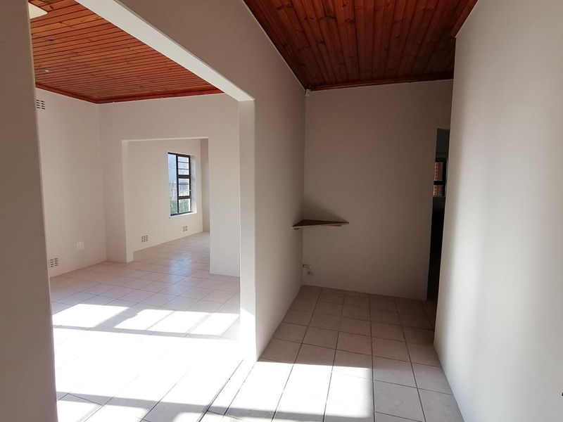 Newly Renovated 3-Bedroom Family Home for Rent in Hampstead Avenue, Greenfields - Photo 2