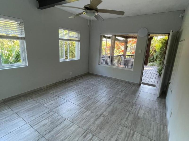 Picturesque Bachelor Flat in George Randall Drive, Gonubie - Photo 3