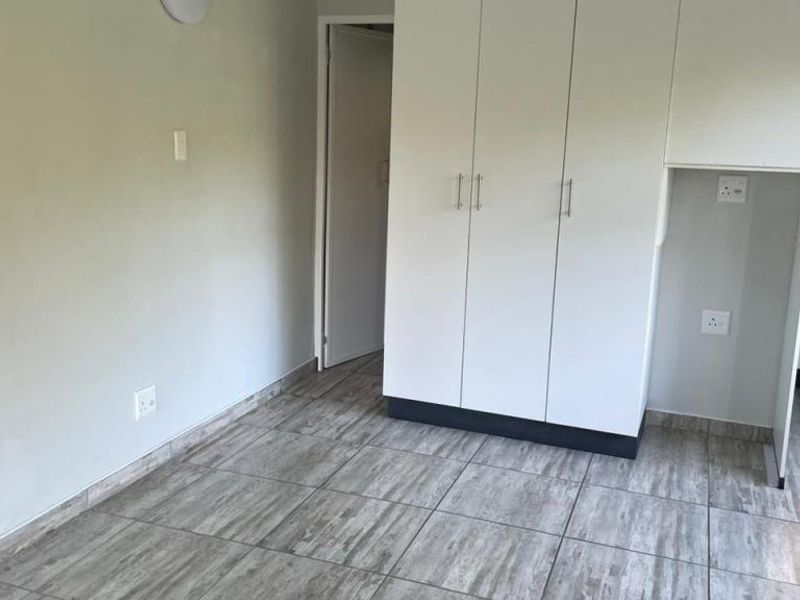 Picturesque Bachelor Flat in George Randall Drive, Gonubie - Photo 5