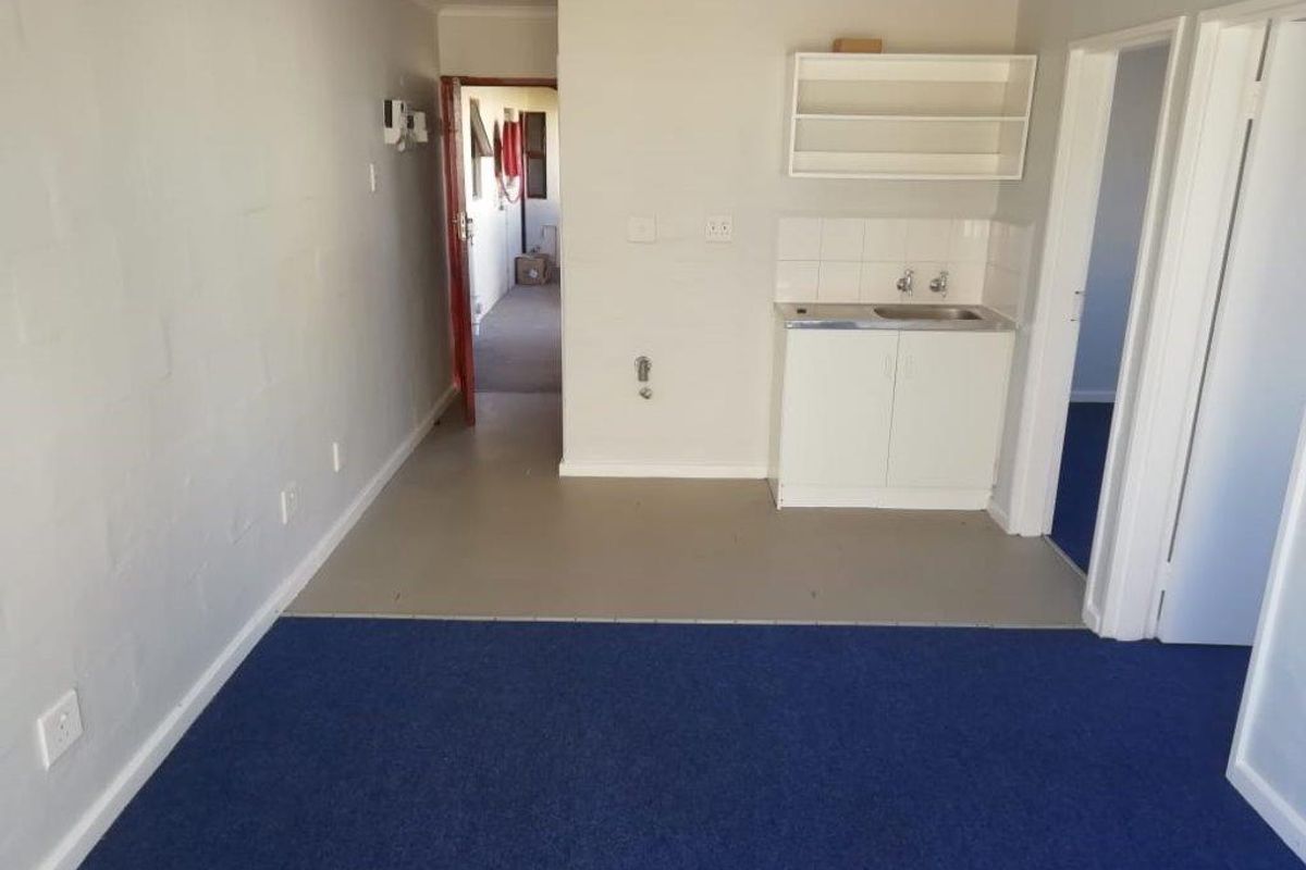 Inviting one-bedroom flat in Emerald Sky, Amalinda - Photo 3