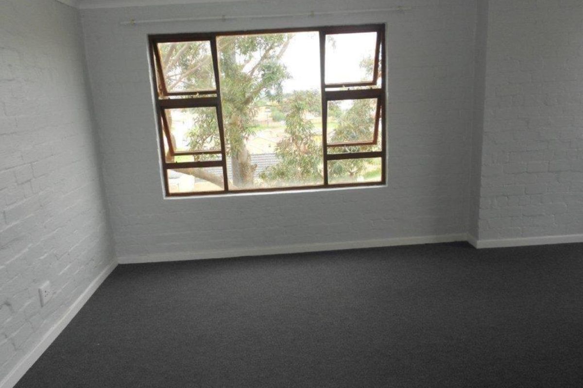 Inviting one-bedroom flat in Emerald Sky, Amalinda - Photo 2