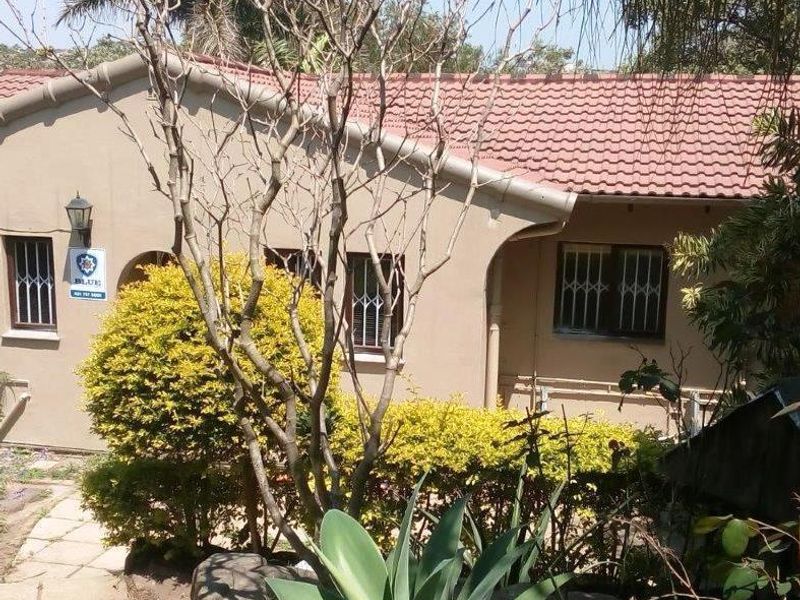 PET FRIENDLY PROPERTY IN THE HEART OF QUEENSBURGH IN DURBAN - Photo 5