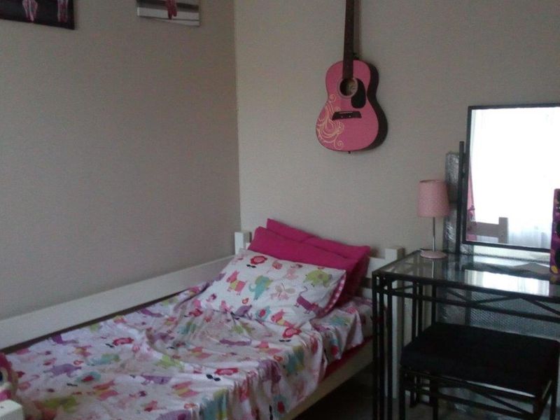 PET FRIENDLY PROPERTY IN THE HEART OF QUEENSBURGH IN DURBAN - Photo 2