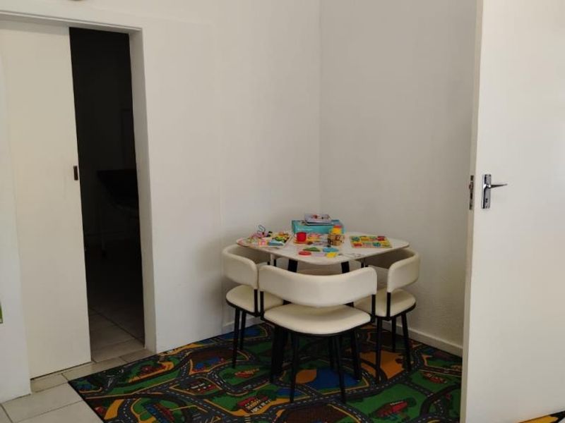 Prime Office Space in Beacon Bay, East London - Photo 2