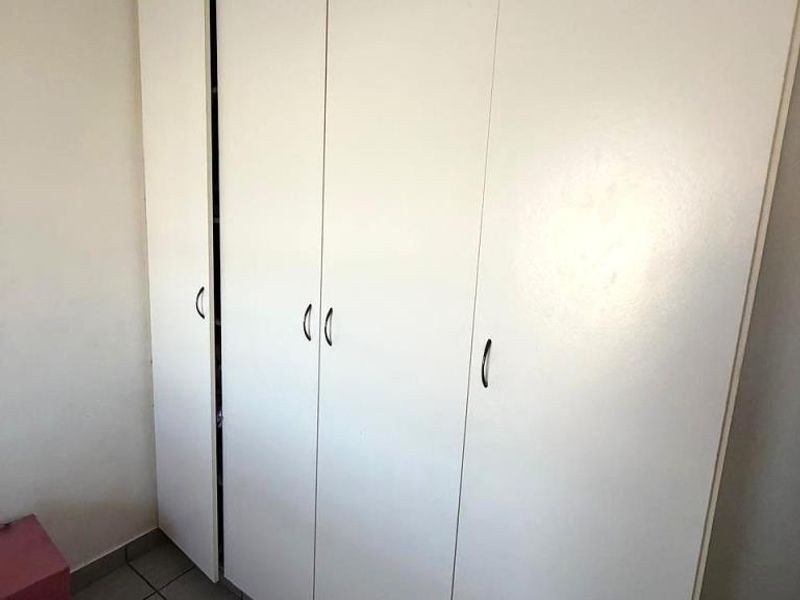 Well-Maintained Two-Bedroom Townhouse in Tyson Place, Gonubie - Photo 10