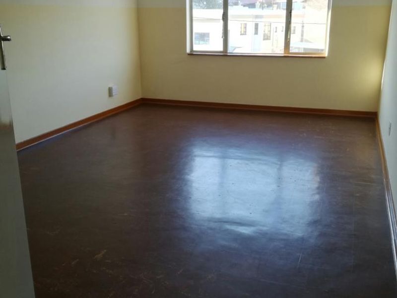 EVERYTHING ON YOUR DOORSTEP IN THIS LOVELY TWO BEDROOM UNIT ON THE BLUFF.  - Photo 10