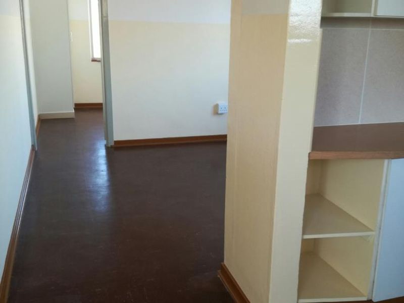 EVERYTHING ON YOUR DOORSTEP IN THIS LOVELY TWO BEDROOM UNIT ON THE BLUFF.  - Photo 9