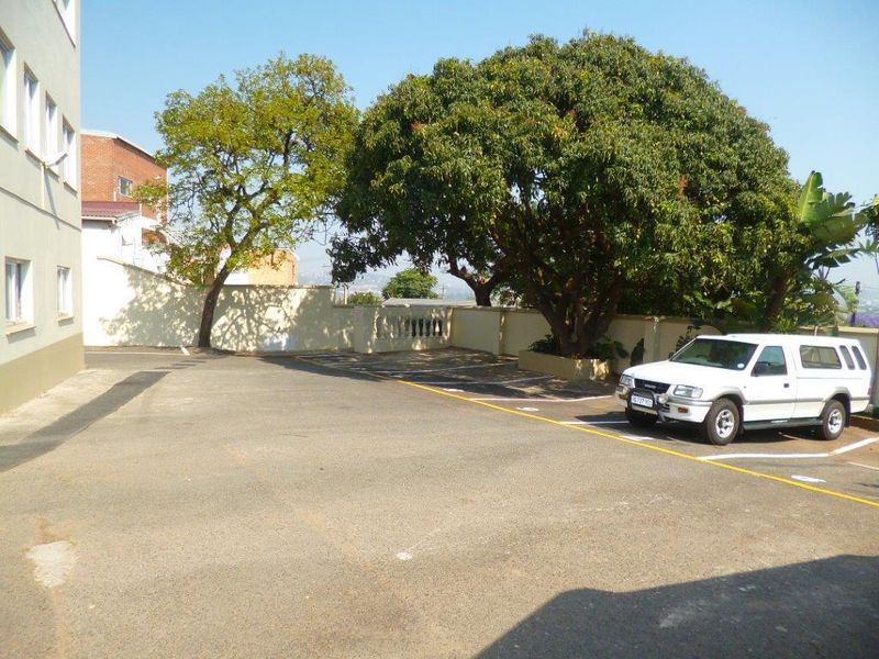 EVERYTHING ON YOUR DOORSTEP IN THIS LOVELY TWO BEDROOM UNIT ON THE BLUFF.  - Photo 5