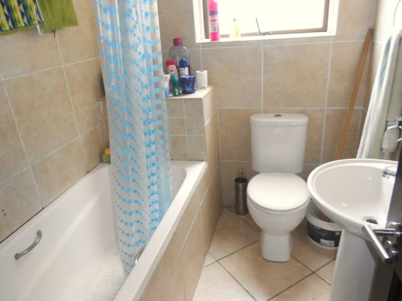 Bright & Secure 1 Bedroom Apartment For Rent| Kenwick Close| Braelyn - Photo 8