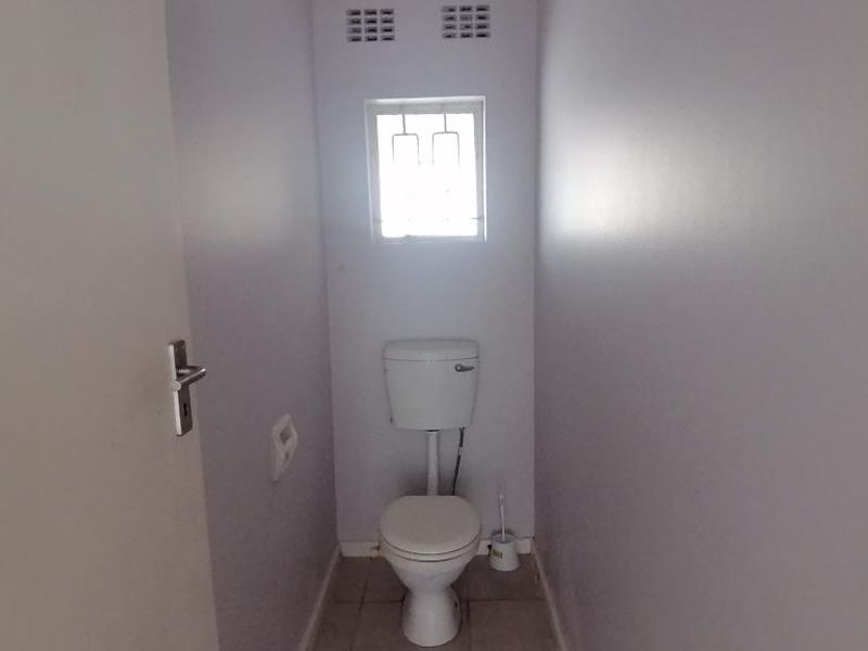 Renovated 2 Bedroom Flat in Colin Court, Berea - Photo 10