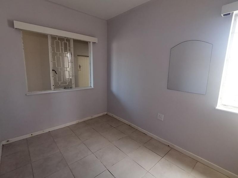 Renovated 2 Bedroom Flat in Colin Court, Berea - Photo 8