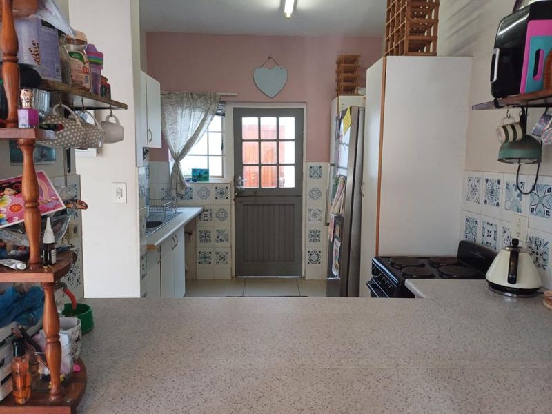 Well-maintained three-bedroom duplex in Village Glen, Bonza Bay - Photo 6