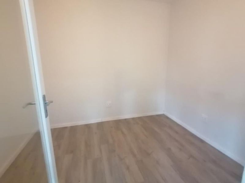 Expansive 3 Bedroom House in Coral Beach, Winterstrand - Photo 5