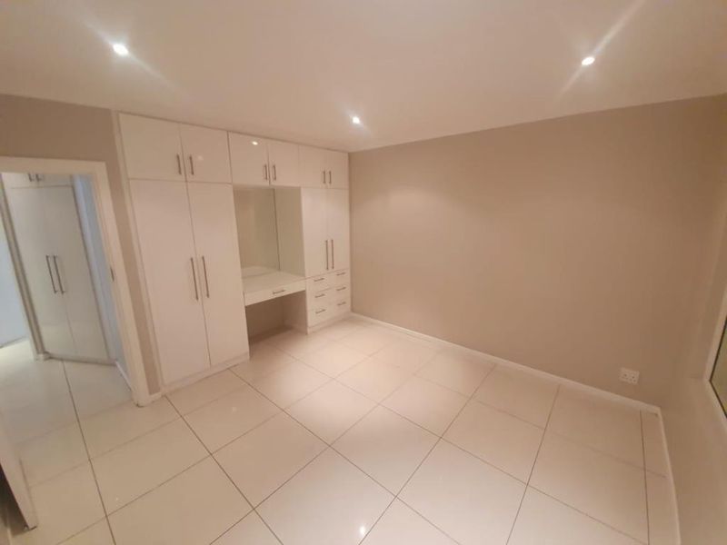 Incredible three-bedroom house in Baysville Mews, Baysville - Photo 8