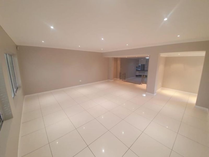 Incredible three-bedroom house in Baysville Mews, Baysville - Photo 2