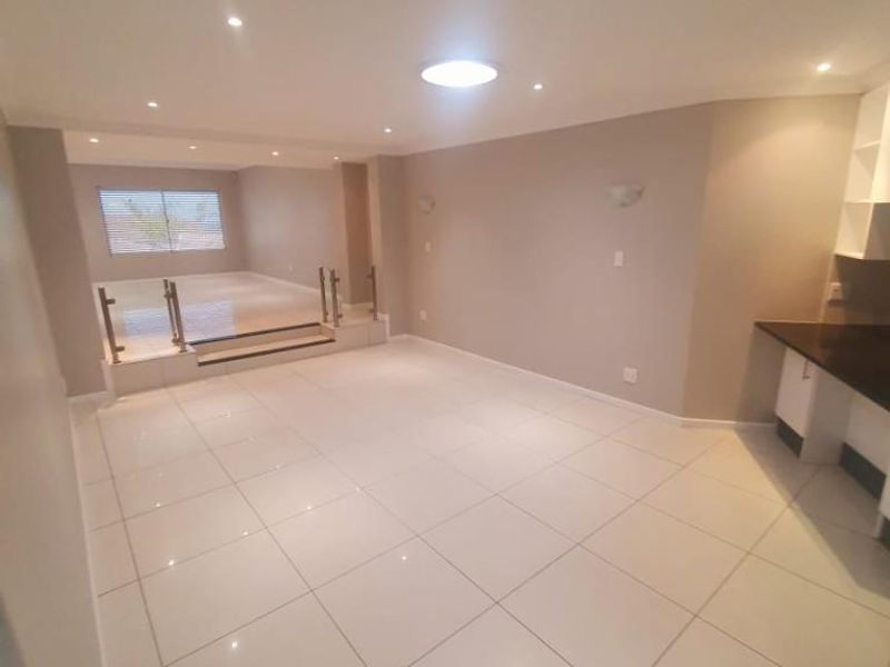 Incredible three-bedroom house in Baysville Mews, Baysville - Photo 5