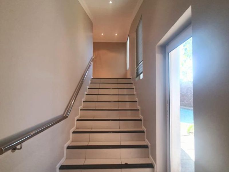 Incredible three-bedroom house in Baysville Mews, Baysville - Photo 4