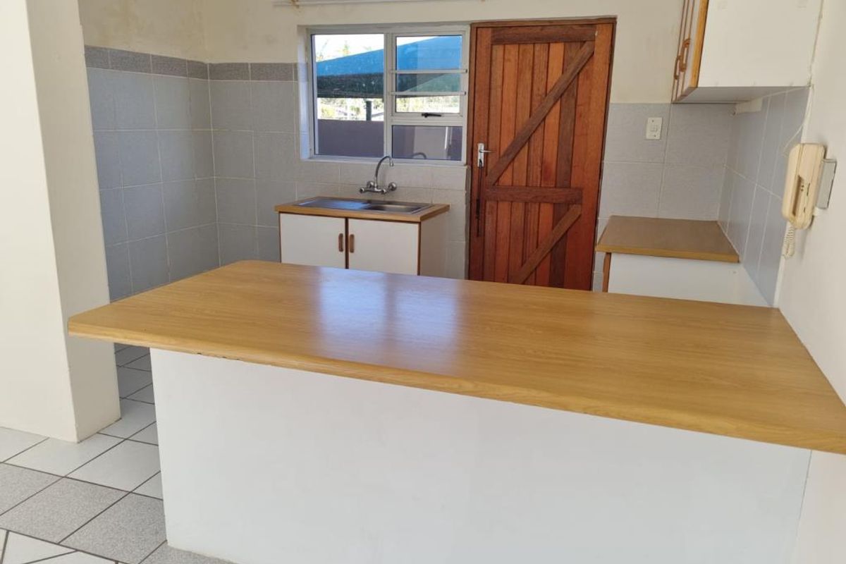 Spacious two-bedroom flat in La Chari, Gonubie - Photo 5