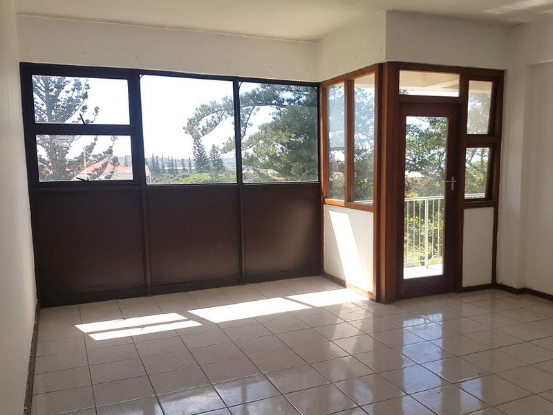 Charming One Bedroom Apartment for Rent in Belvedere Court, Southernwood - Photo 4