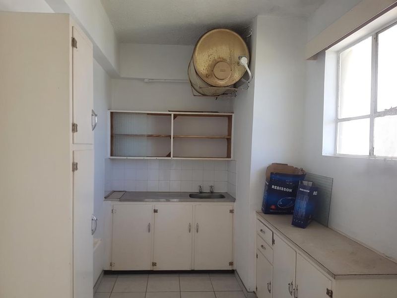 Charming One Bedroom Apartment for Rent in Belvedere Court, Southernwood - Photo 2