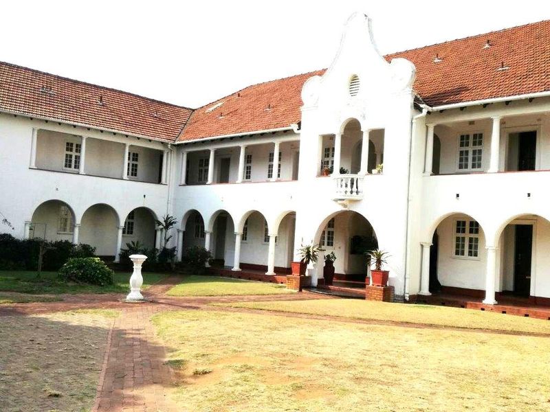 OLD WORLDE CHARM SET IN A PEACEFUL ATMOSPHERE - Photo 2