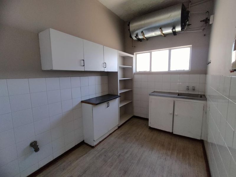 Spacious Bachelor Flat in Mount Nelson, Belgravia - Photo 2