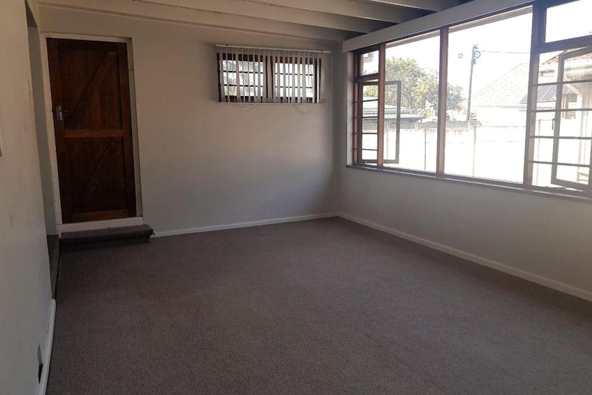 Spacious 3 Bedroom House in Harewood Drive, Nahoon - Photo 3