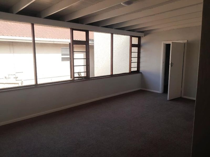 Spacious 3 Bedroom House in Harewood Drive, Nahoon - Photo 2