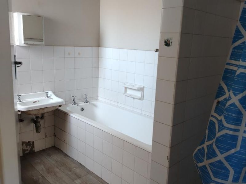 Flat 1, Selwyn Court- Flats  - Photo 6