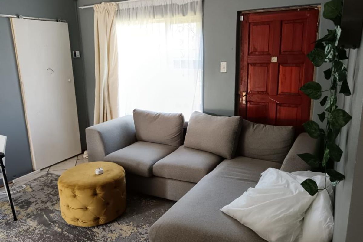 3 Bedroom Home For Rent | Pet Friendly | Cambridge West - Photo 2