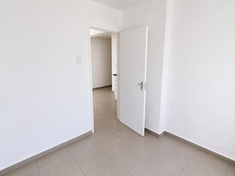 Bright two-bedroom flat in Sohco Village, Amalinda - Photo 7